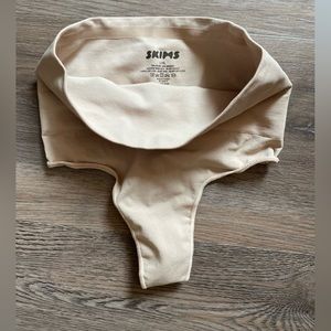 NWOT SKIMS SCULPTING THONG SHAPEWEAR SZ L/XL